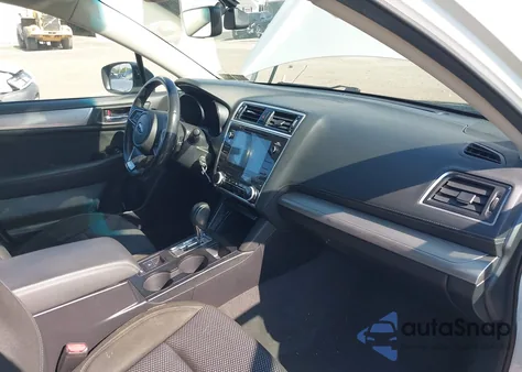 2019 Subaru Outback 2.5I Premium z USA, uszkodzony, nr VIN 4S4BSAHC1K3375691